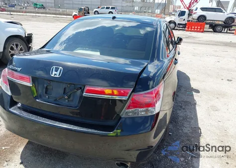 2011 Honda Accord 2.4 Ex-L из США, поврежденный, VIN 1HGCP2F84BA116477